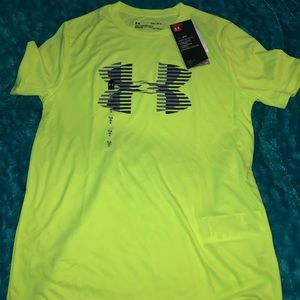 Under armour boys shirt